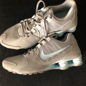 Nike shocks men’s size 11